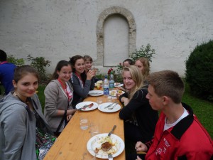 Beim Abendessen